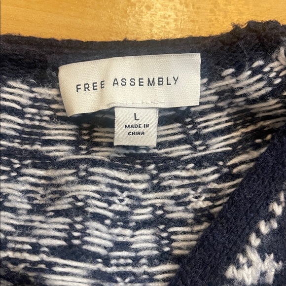 Free Assembly 90’s V Neck Cardigan Sweater - Picture 3 of 4